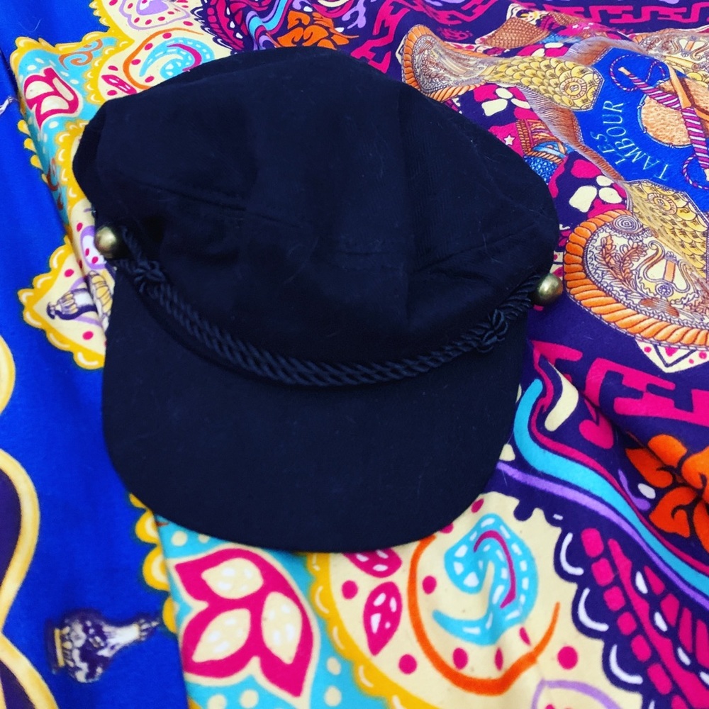buckle hat